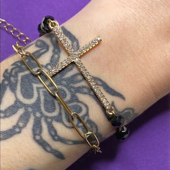 💛 Elegant Gold Plated Black Beaded with Crystal Cross Bracelet - Picture 5 of 7